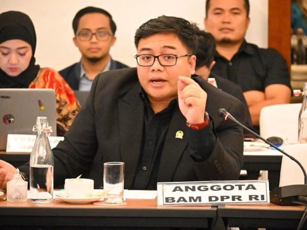 Armada Pengangkut Sampah dan Edukasi Warga: Jalan Baru Kota-Kota Besar
