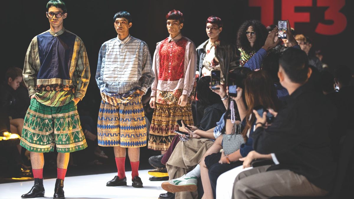 Kerajinan Tradisional Bertemu Inovasi Berkelanjutan di Panggung Fashion
