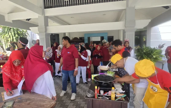 Tiga Lomba Memasak Nasi Goreng yang Menyatukan Warga