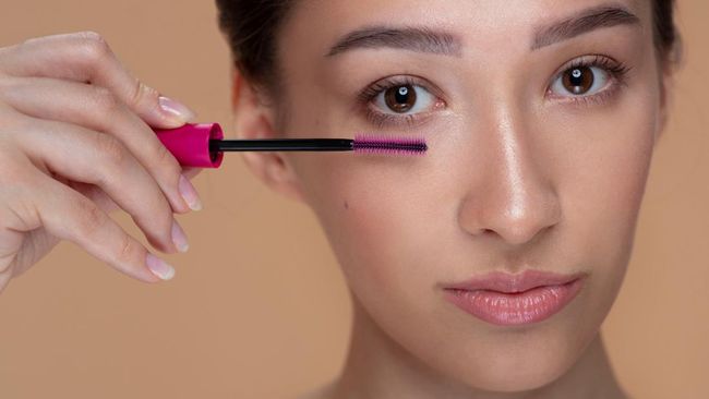 Mascara & Serum Bulu Mata Terbaik untuk Bulu Mata Lentik Maksimal