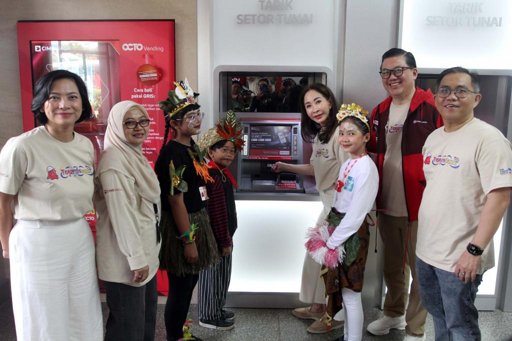 Bagaimana Bank dan OJK Mengajarkan Literasi Keuangan kepada Puluhan Ribu Siswa Sekolah
