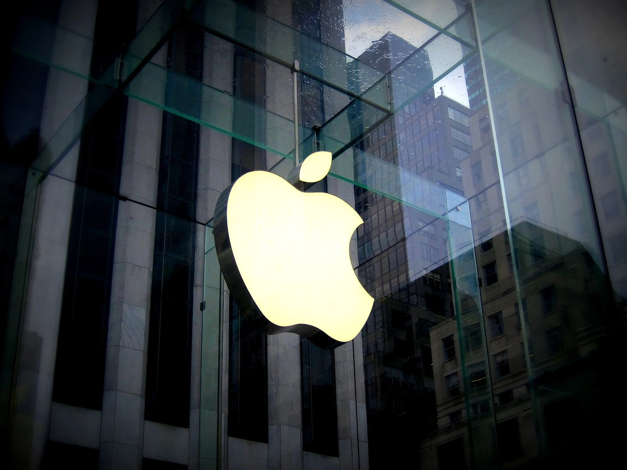 Apple Kurangi Fokus Vision Pro, Taruhan Baru pada Kacamata Pintar