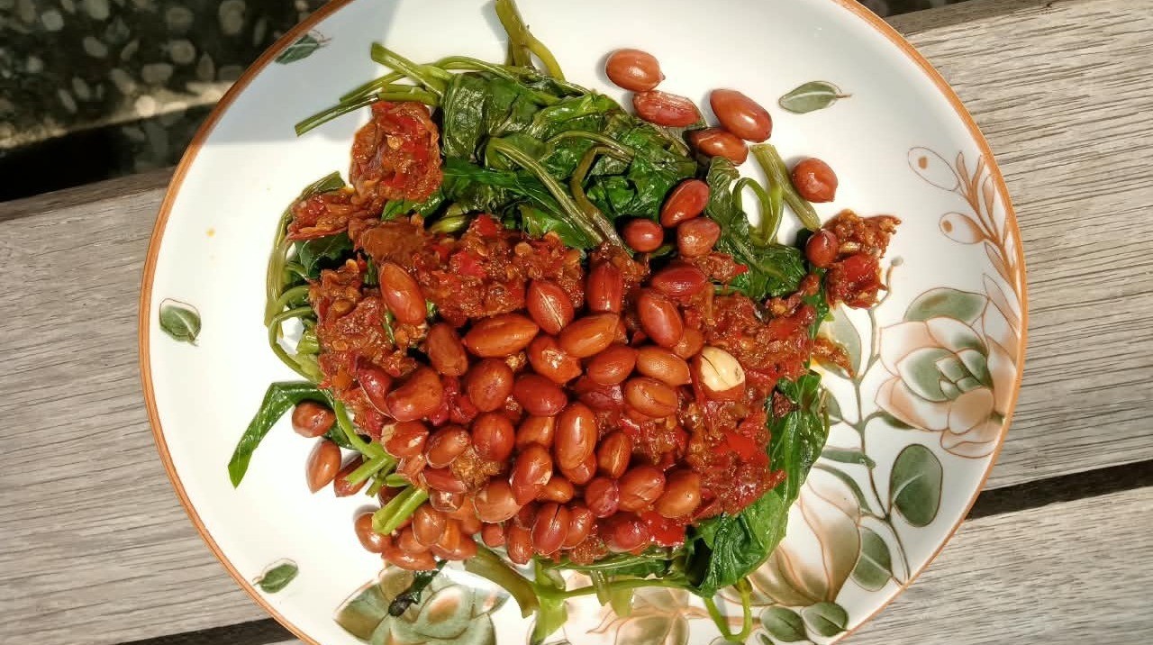 Pecak Kangkung dan Ikan Kembung Bakar untuk Menu Sehari-hari