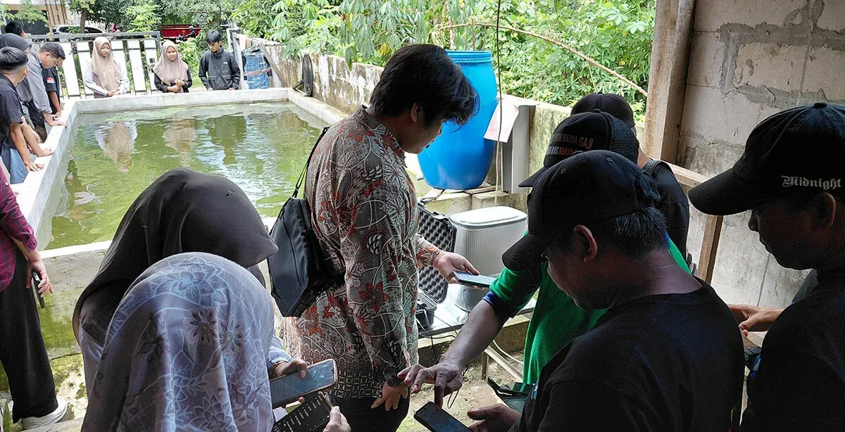 Aquaponik IoT di Kampus dan Pesantren: Latih Mahasiswa, Kuatkan Pangan Desa
