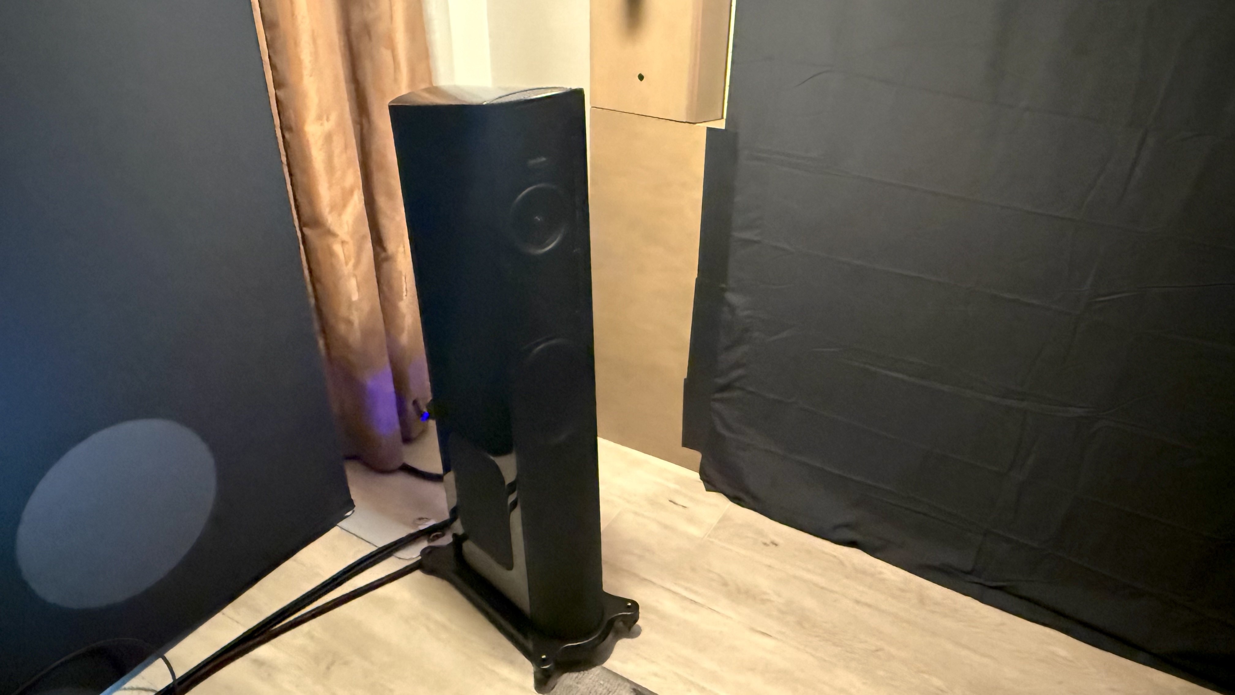 Goldenear T44: Speaker Hybrid Powered-Pasif untuk Audiophile Pencari Fleksibilitas