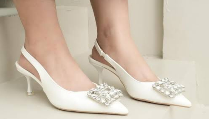 Kitten Heels Mendominasi Tren Mode: Gaya Tanpa Mengorbankan Nyaman