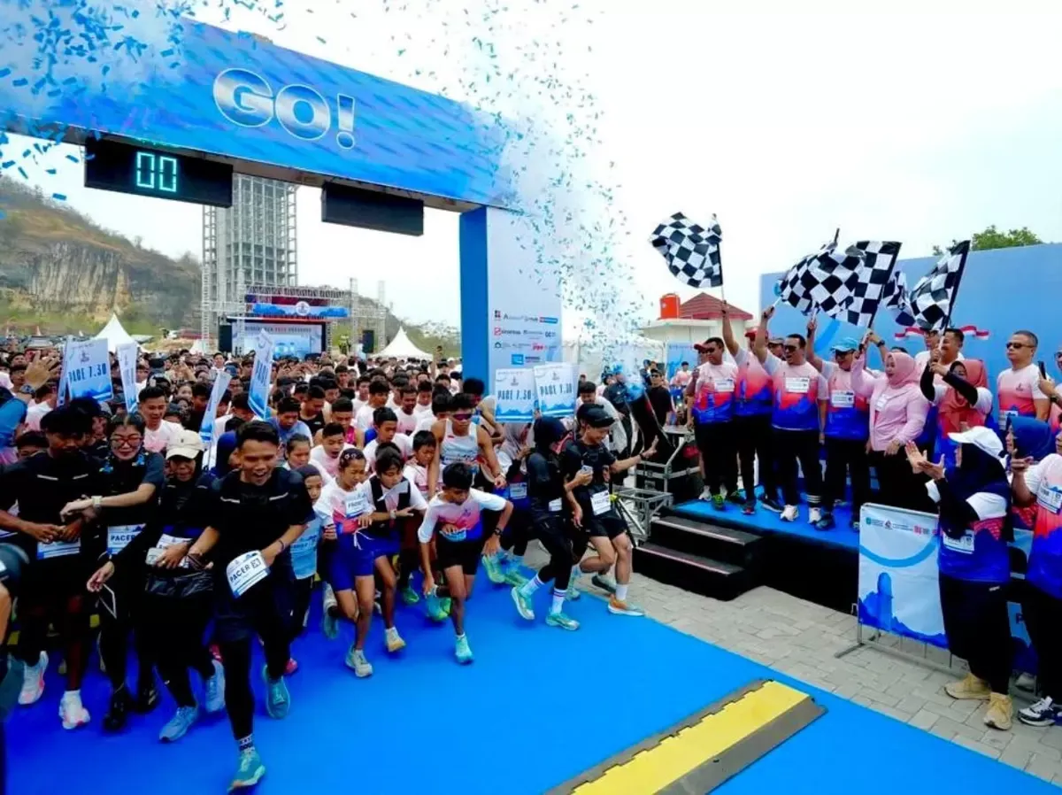 Ribuan Pelari Padati Merdeka Run Ponorogo di Monumen Reog Sampung