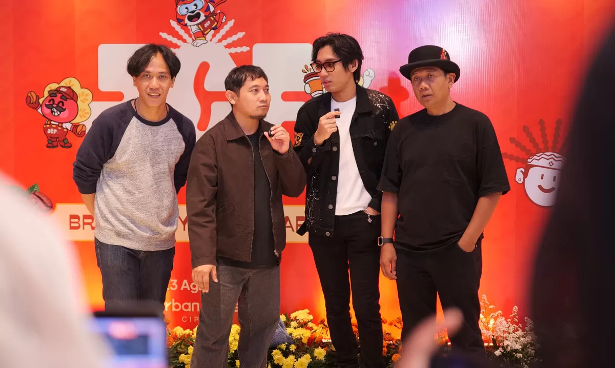 Band Tiket Mulai Era Baru dengan Vokalis Rifqi FTR