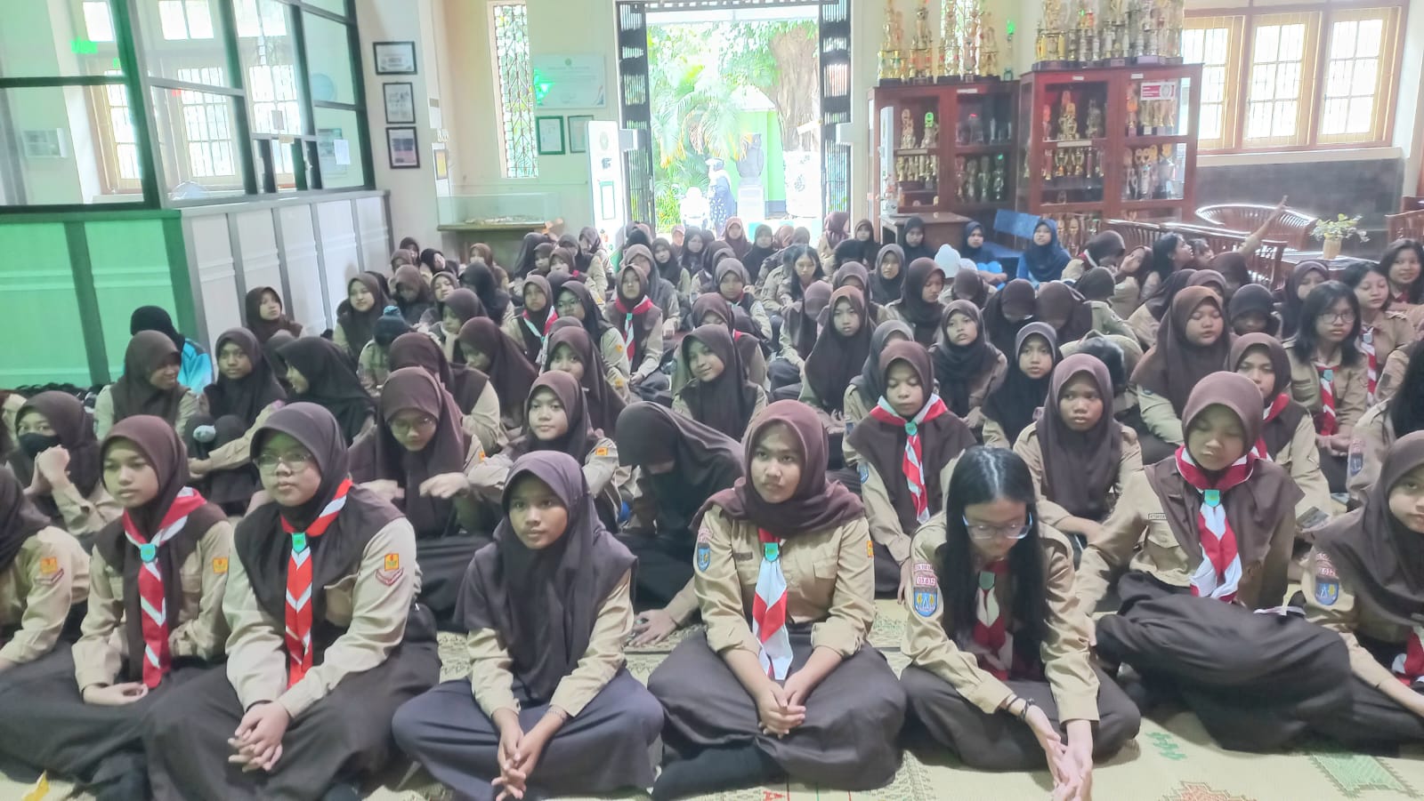 Program Pramuka SMP: Disiplin, Kepemimpinan, dan Kepedulian Lingkungan