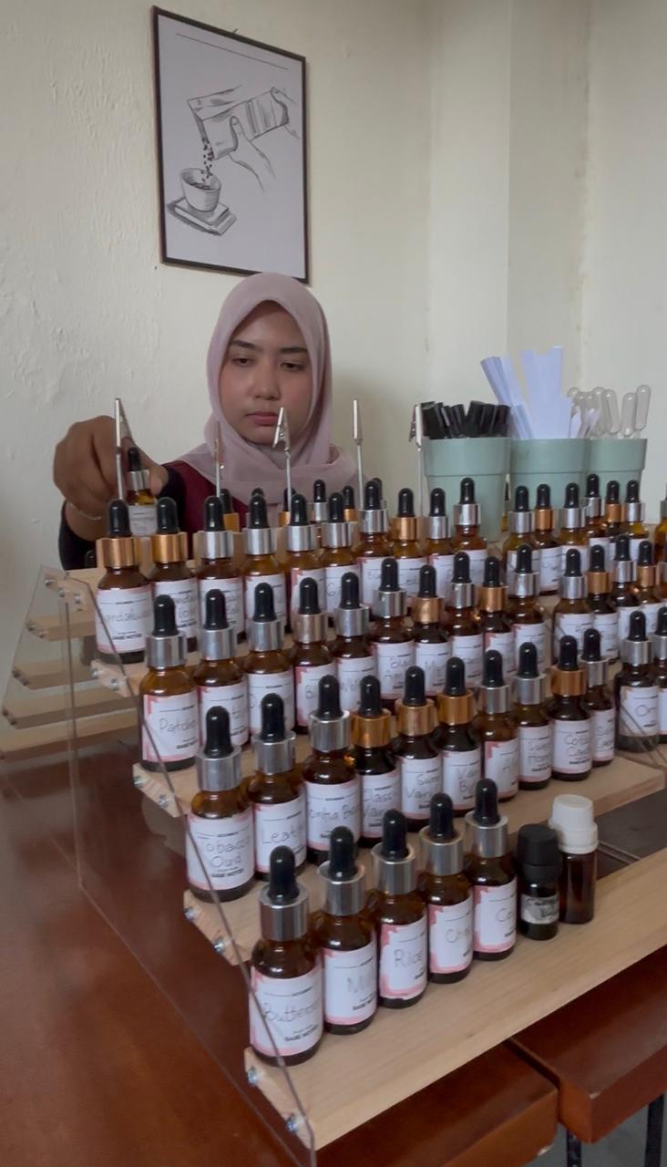 Meracik Parfum Custom: Dari Hobi Eksklusif Jadi Aktivitas Sosial