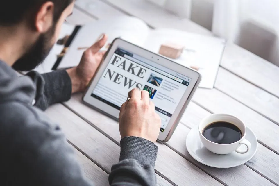 5 Cara Praktis Membedakan Berita Asli dari Hoaks di Era AI