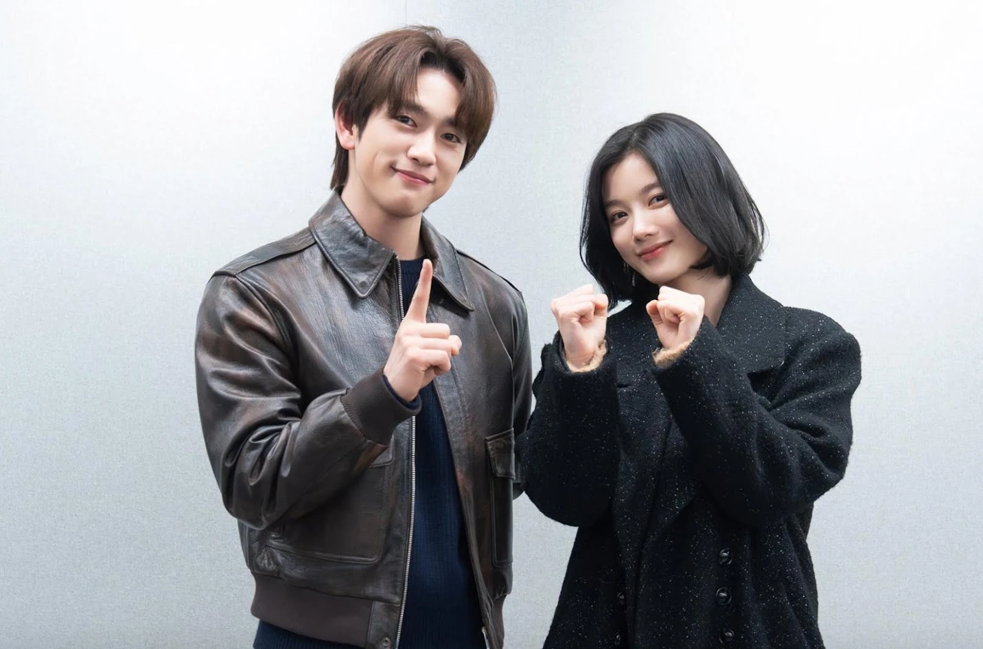 Kim Yoo Jung dan Park Jinyoung Jadi Mata-mata di 100 Days of Deception