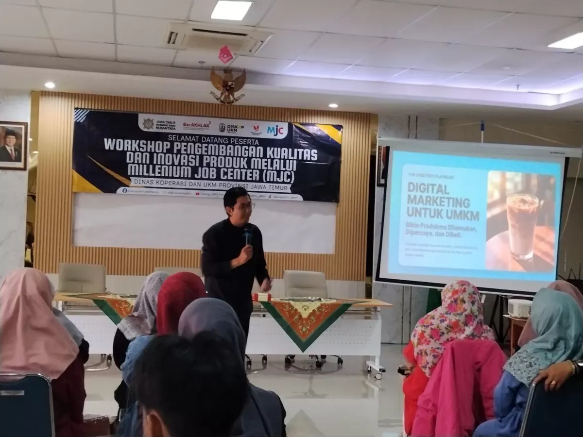 Dari Kreator ke Pengusaha: Live Shopping Menggerakkan UMKM Desa