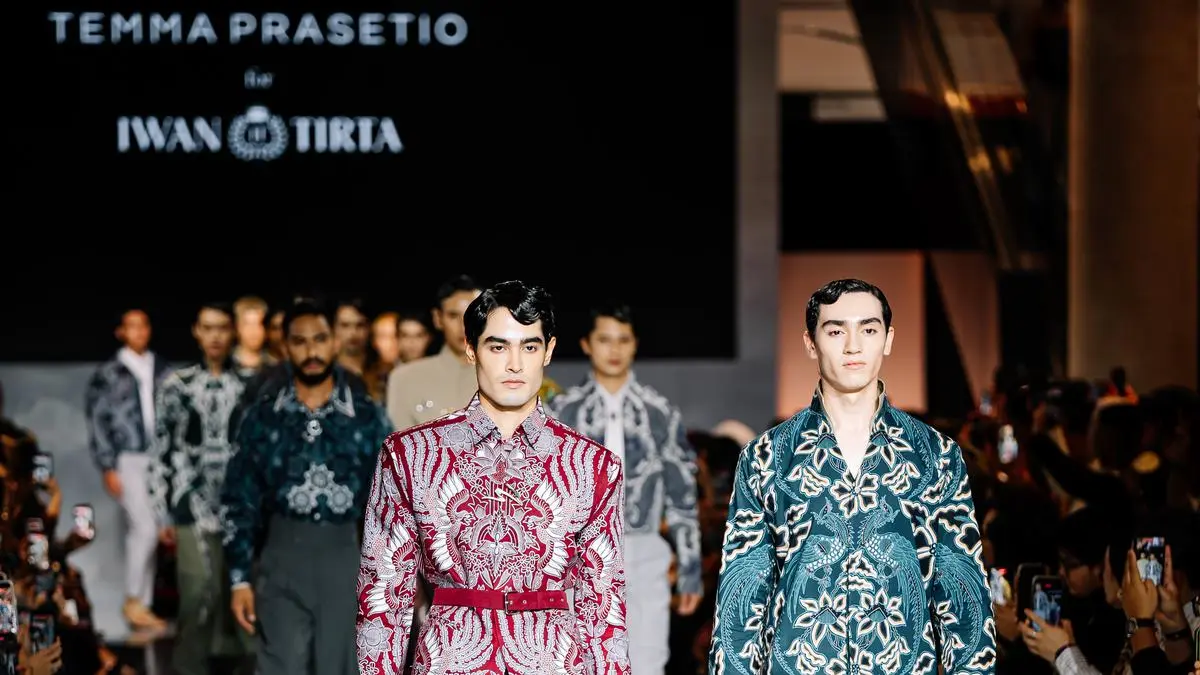 Dari Perajin ke Panggung Couture: Tenun sebagai Bahasa Mode Baru