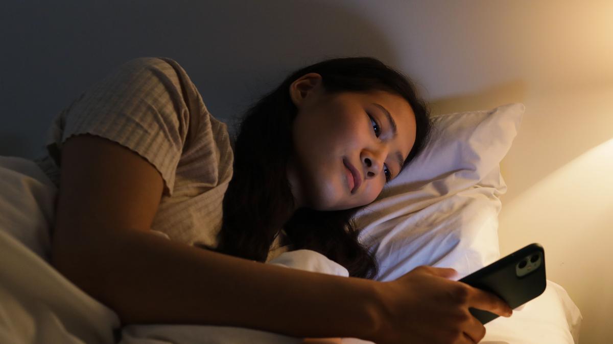 Tidur Berkualitas dan Skin Barrier Sehat: Rahasia Kulit Glowing Dimulai dari Malam Hari