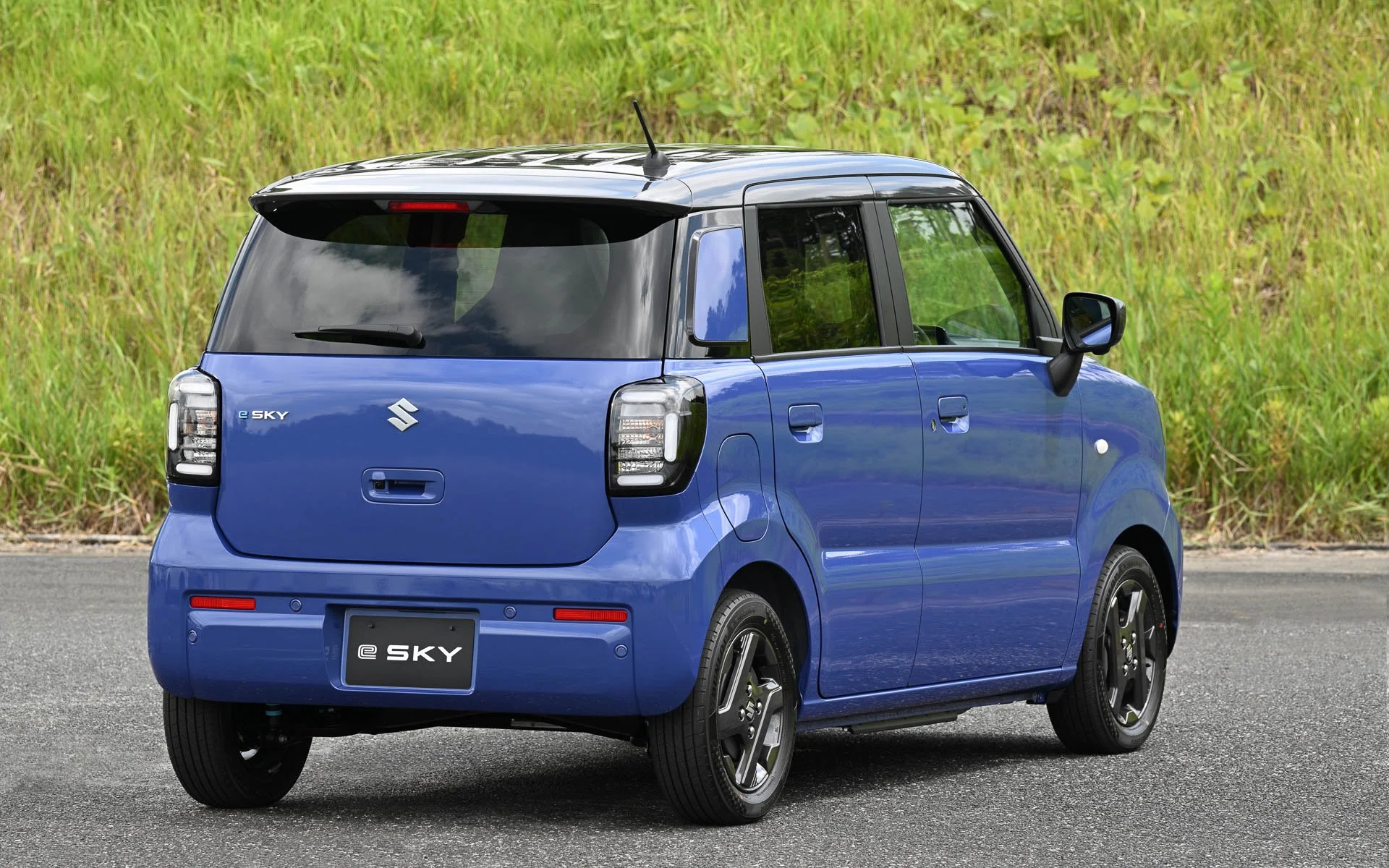 Suzuki e-Sky: Mobil Listrik Mungil Serius untuk Kota