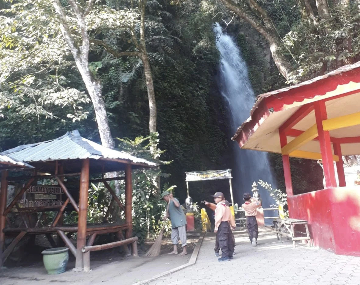 Wisata Alam Termurah: Air Terjun Rp10 Ribu dan Mangrove Hemat