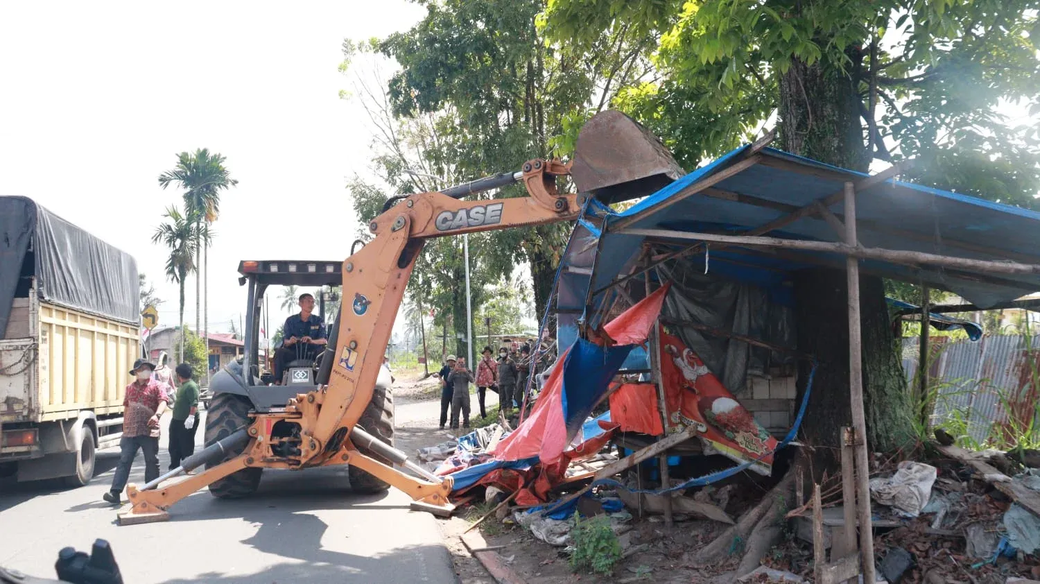 Penertiban Bangunan Ilegal di Kawasan Wisata Batang Agam
