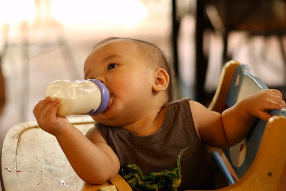 Botol Dot dan Kerusakan Gigi Bayi: Saat Nyaman Berubah Jadi Risiko
