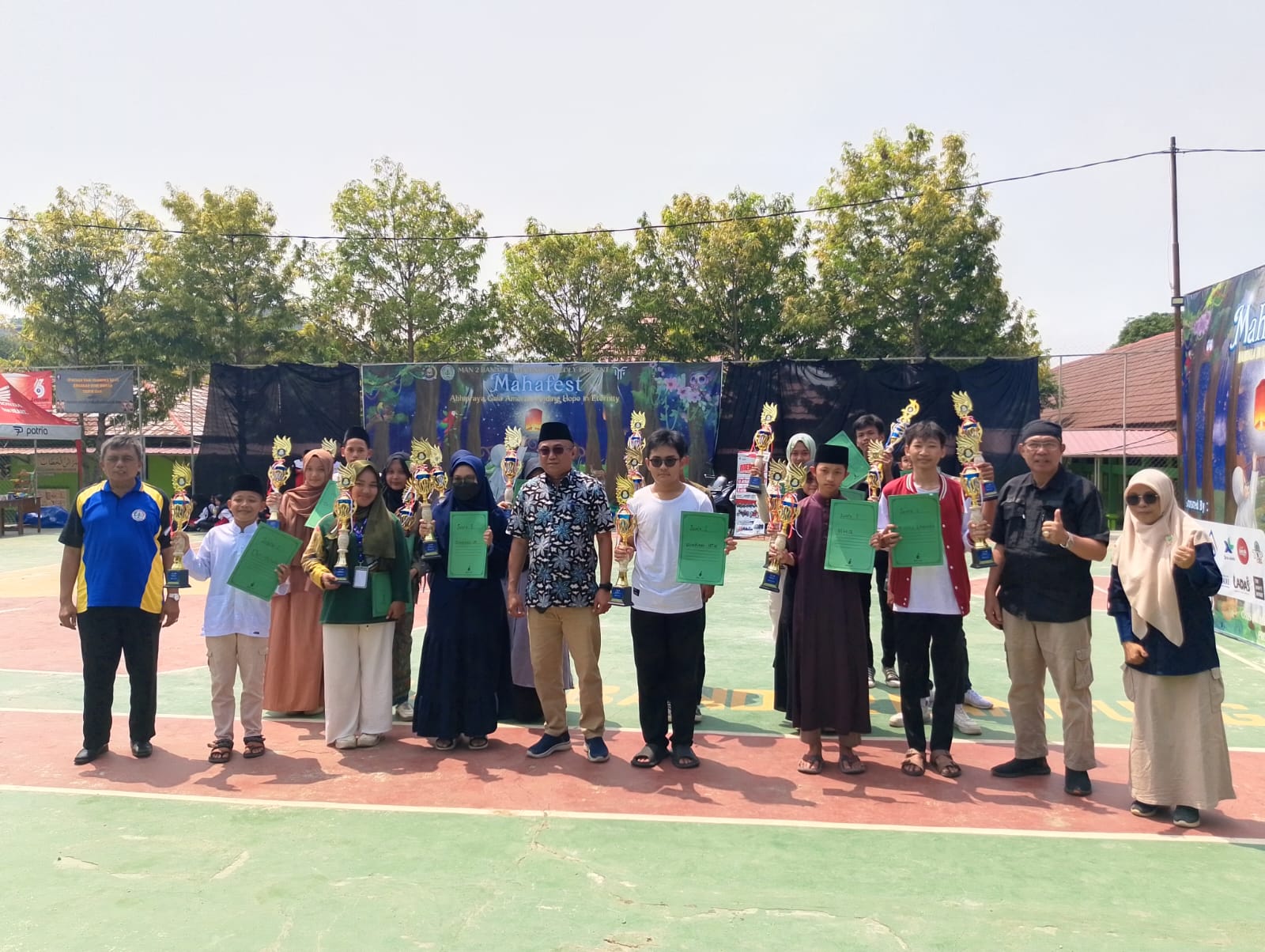 Siswa Sekolah Raih Prestasi Gemilang di Kompetisi Menyanyi