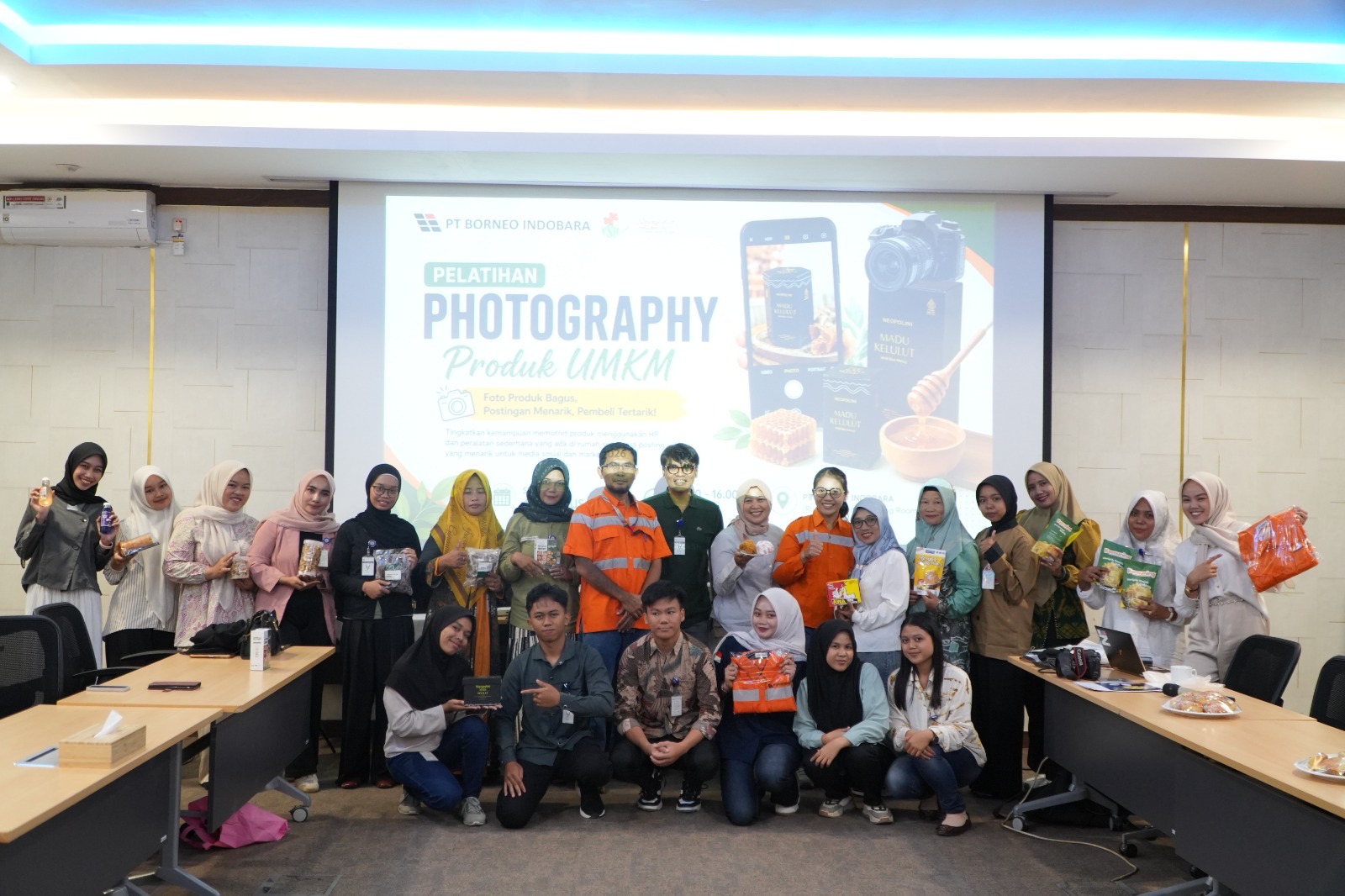 Dari Grup WhatsApp ke Foto Produk Profesional: UMKM Naik Kelas Lewat Kamera