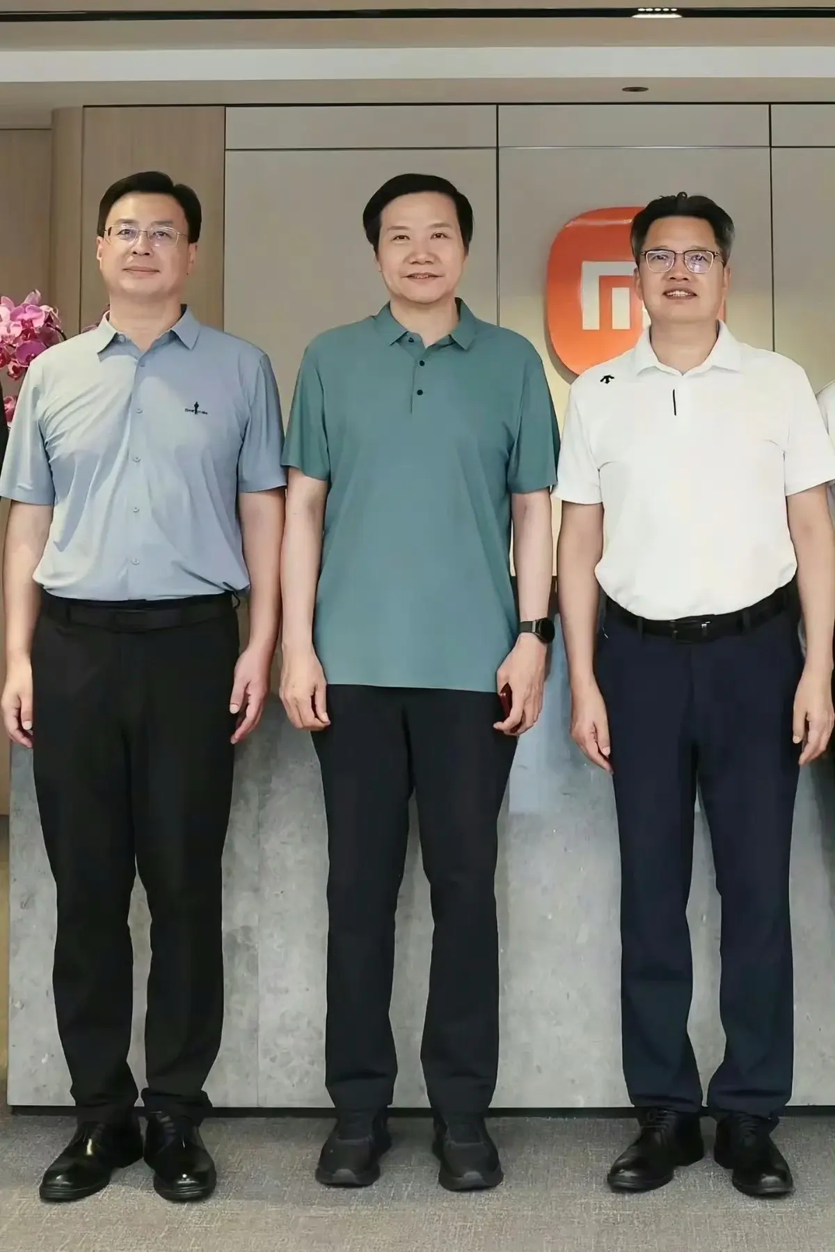 Xiaomi MIX Ultra Foldable: Layar Lebar 7,6 Inci dan Chip Xring O3
