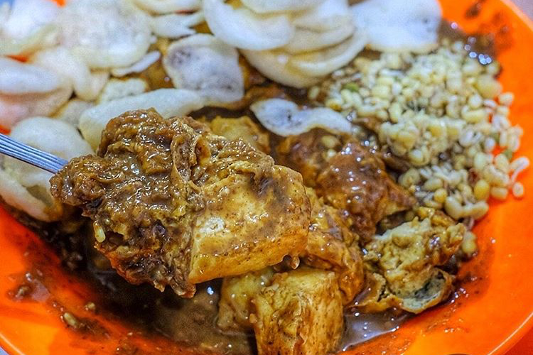 Soto Ayam dan Bebek Surabaya: Panduan Warung Terjangkau