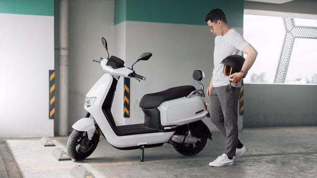 Berapa Lama Baterai Motor Listrik Tahan dan Cara Merawatnya