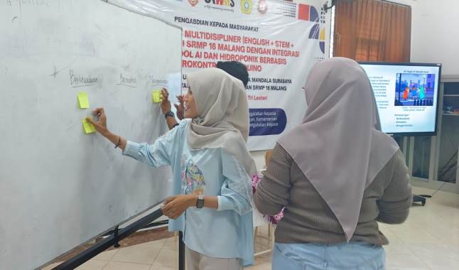 Smart Greenhouse Aquaponik dan Hidroponik Arduino: Wajah Baru Pemberdayaan Komunitas