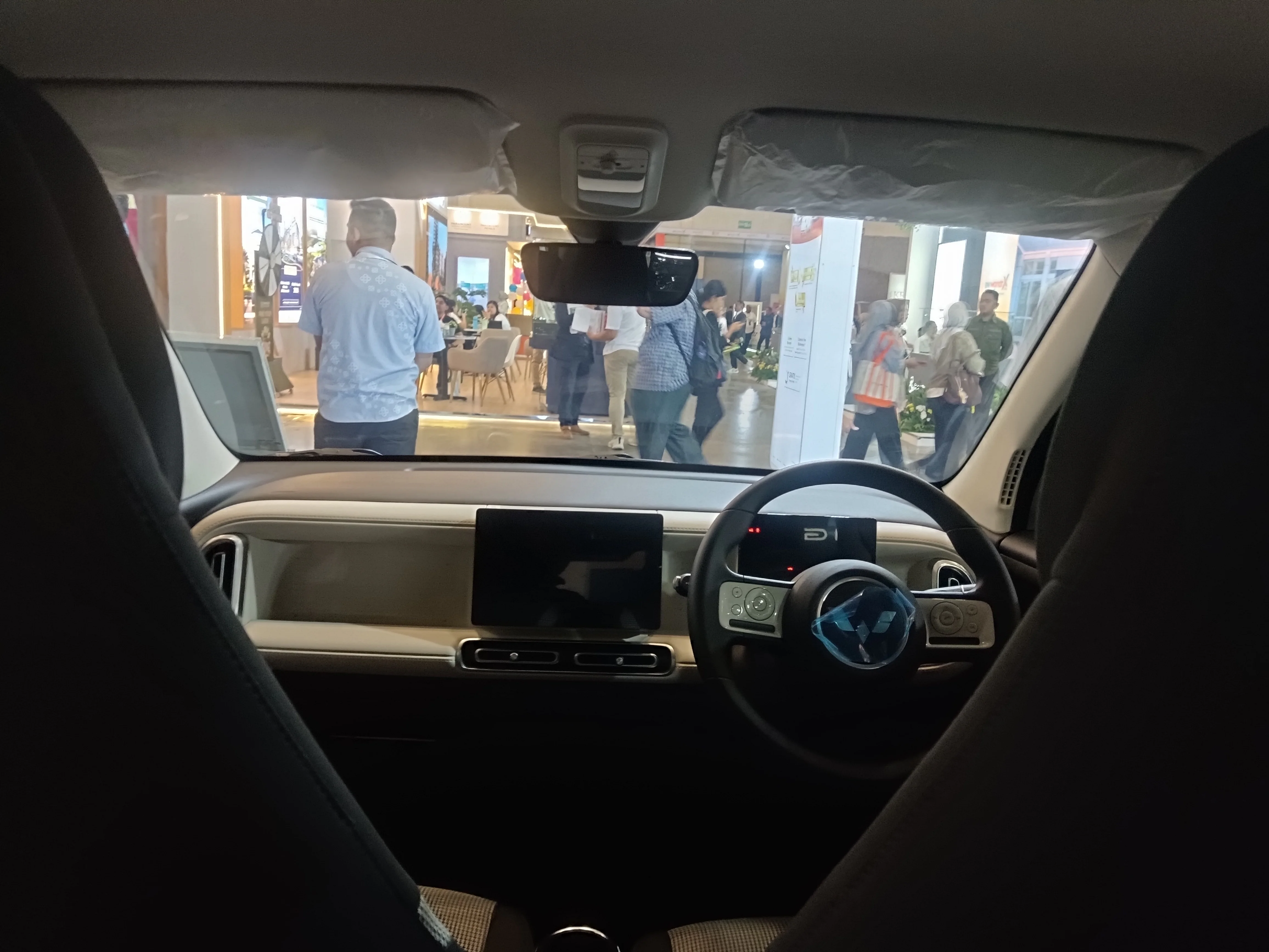 Wuling Air EV vs Lepas E4: Mobil Listrik Mungil untuk Kota