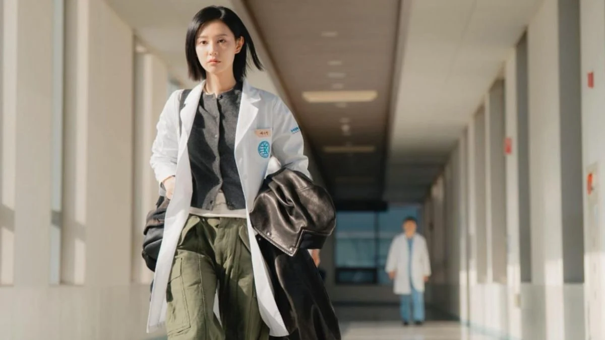 Kim Ji Won Jadi Dokter Jenius Misterius di Remake Doctor X