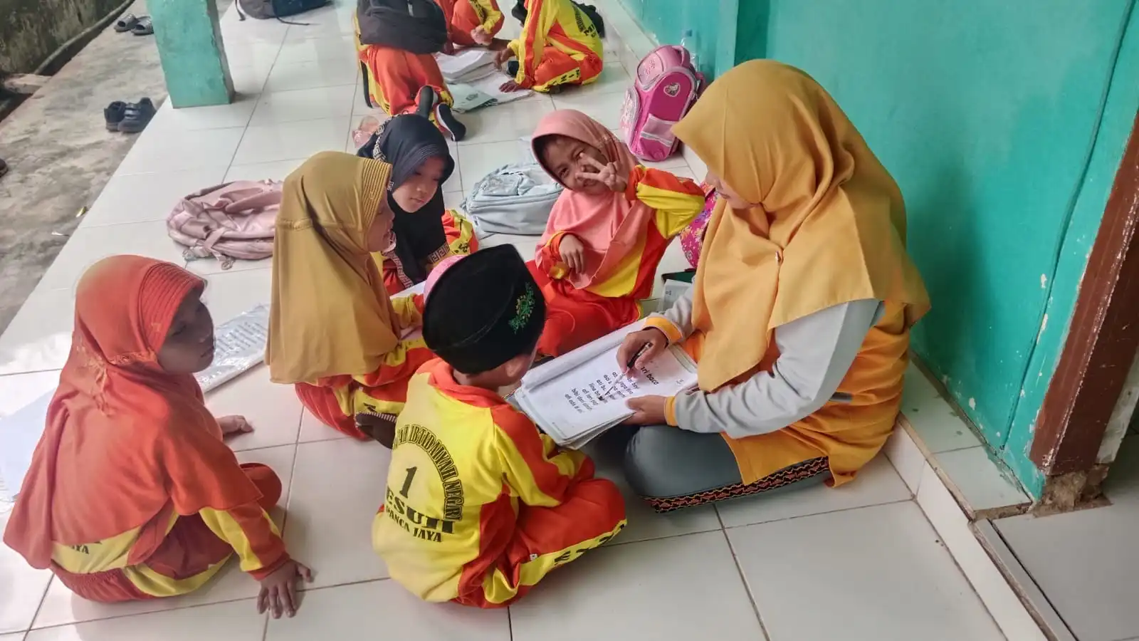 Asesmen Sumatif Tengah Semester Hybrid di Sekolah Dasar