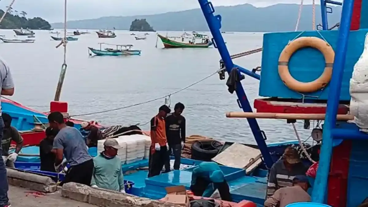 Harga Khusus Solar Rp15 Ribu: Angin Segar atau Sekadar Nafas Pendek bagi Nelayan Skala Menengah?