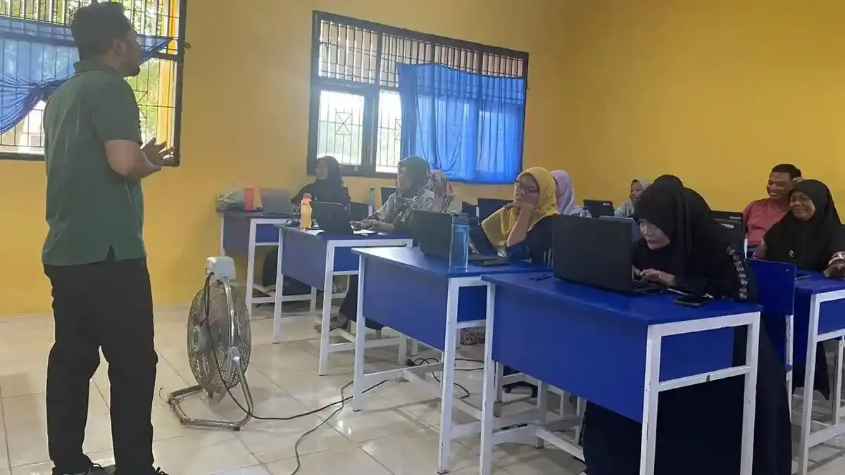 Pelatihan Literasi Digital Guru: AI, Canva, dan Peer Learning Mengubah Cara Mengajar