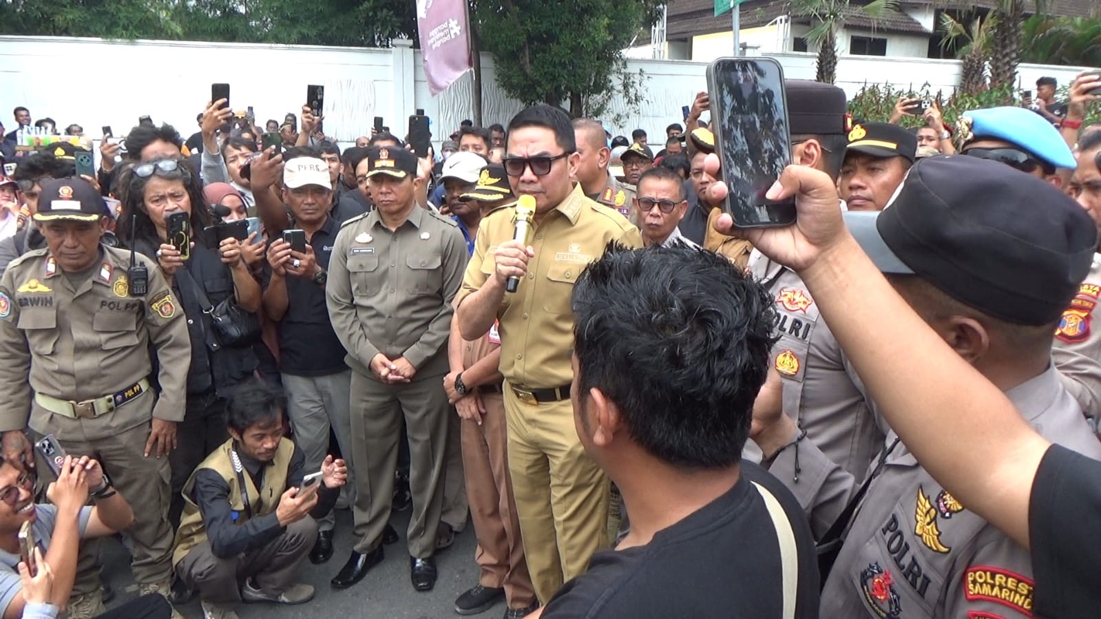 Parkir Truk Sembarangan Biang Kemacetan Kota