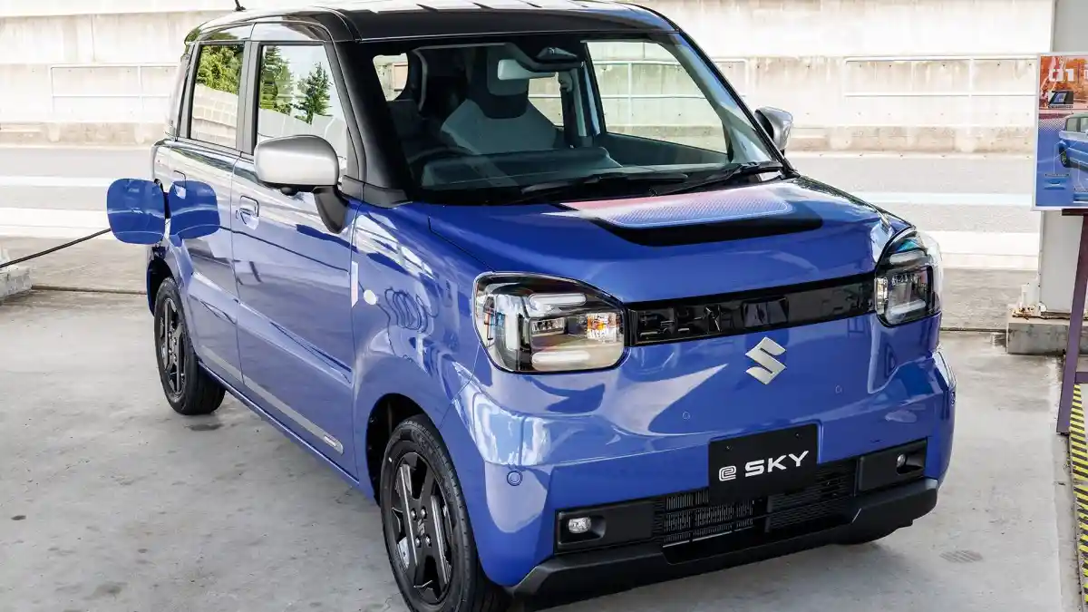 Suzuki e-Sky: Mobil Listrik Kompak yang Serius Soal Praktis dan Tahan Lama