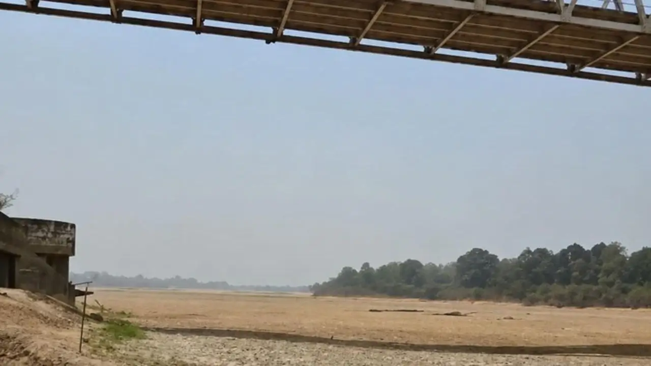 Sungai Kalimantan Surut Drastis: Rantai Logistik Terancam