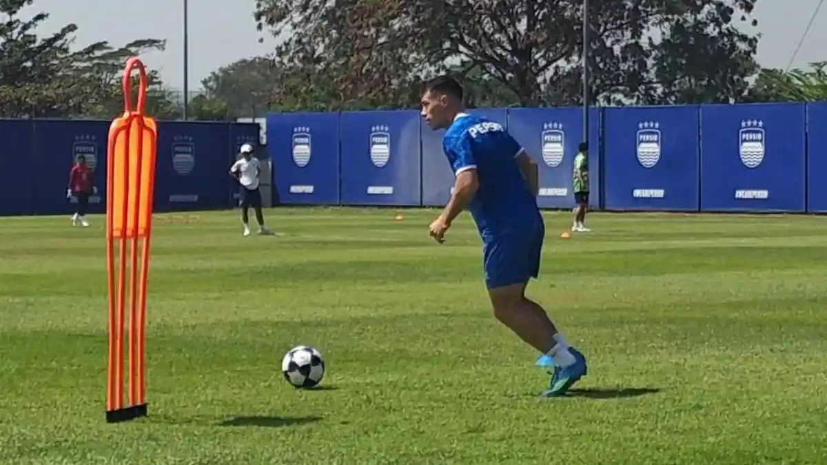 Strategi Intensif Igor Tolic Matangkan Skuad Persib Jelang Playoff ACL Two