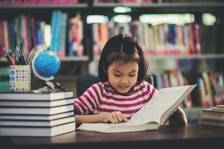 Distribusi Buku Literasi: Jalan Panjang Menguatkan Minat Baca Siswa