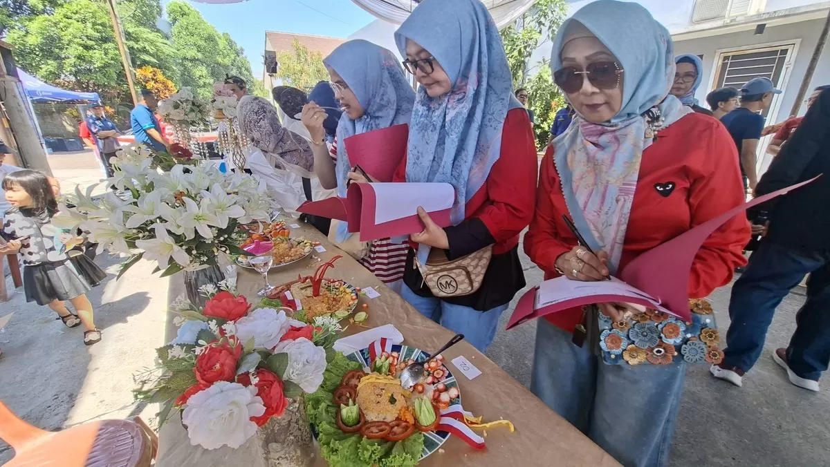 Tiga Lomba Memasak Nasi Goreng yang Menyatukan Warga