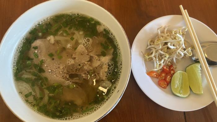 Spot Kuliner Tersembunyi Solo: Jawa Klasik dan Vietnam Autentik