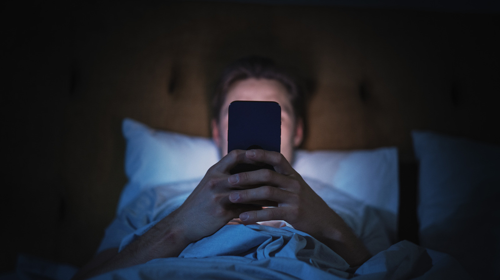Cahaya Biru Bukanlah Biang Utama Insomnia dari Layar