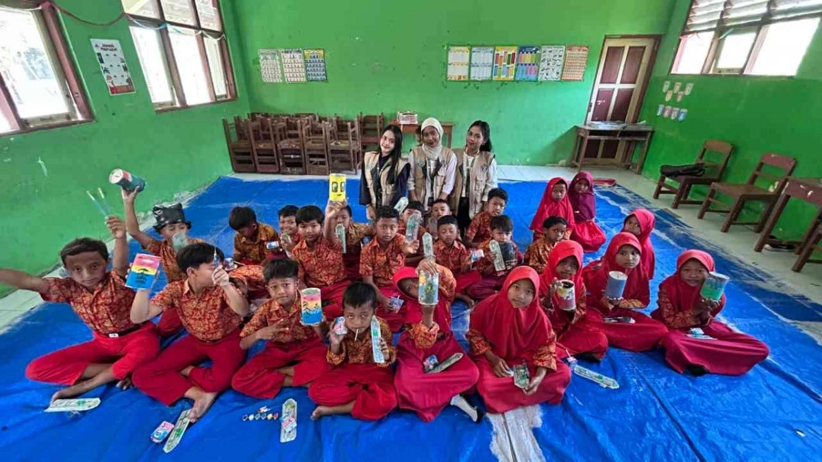 Program Menabung dan Manajemen Waktu: KKN Mengubah Cara Siswa SD Melihat Uang