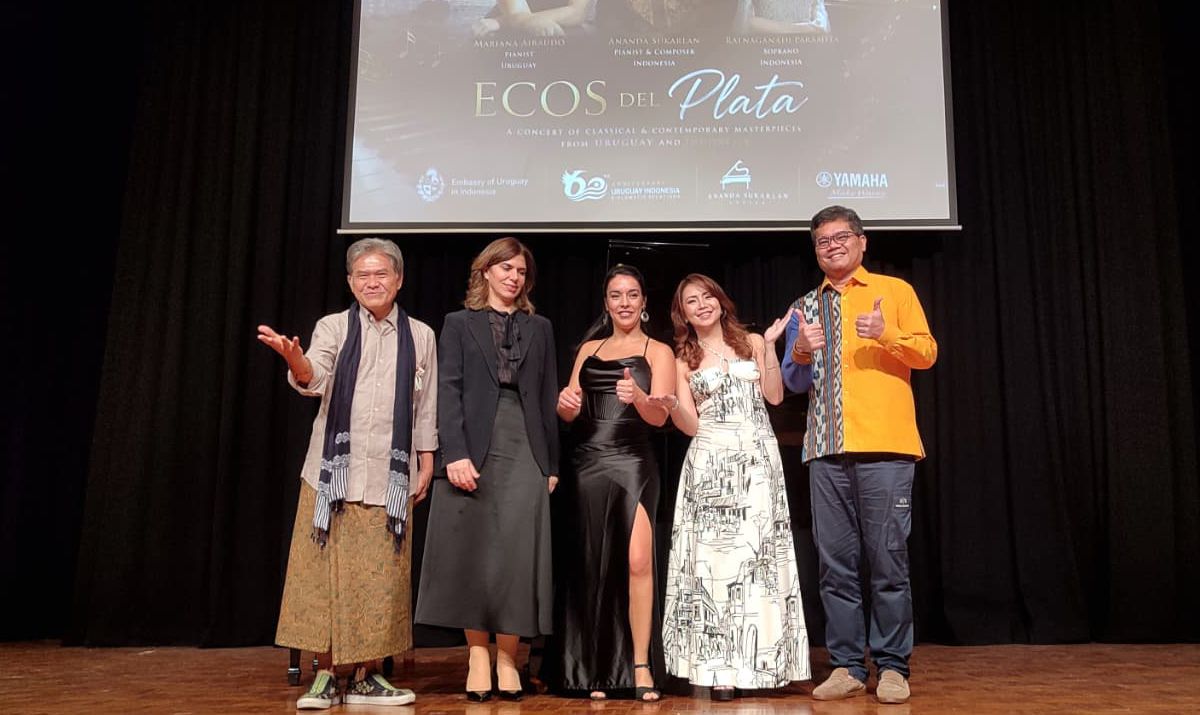 Pianis Uruguay dan Nusantara Persembahkan Karya Klasik Ananda Sukarlan