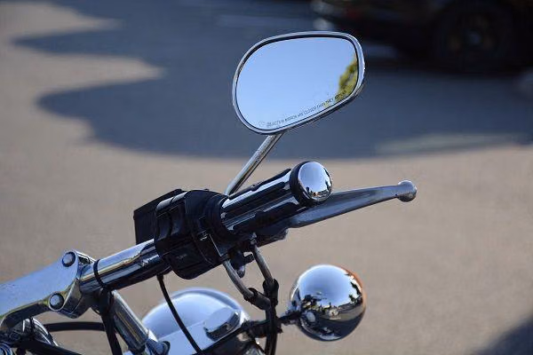 Melepas Spion Motor: Jalan Pintas yang Berujung Petaka