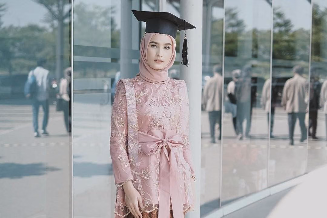 Panduan Lengkap Gaya Kebaya Modern Brokat untuk Berbagai Acara