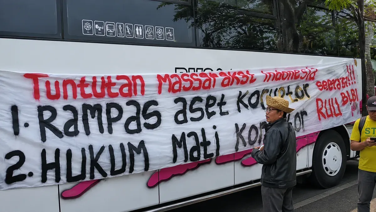 Ribuan Massa Geruduk DPR: RUU Perampasan Aset Tak Boleh Ditunda Lagi