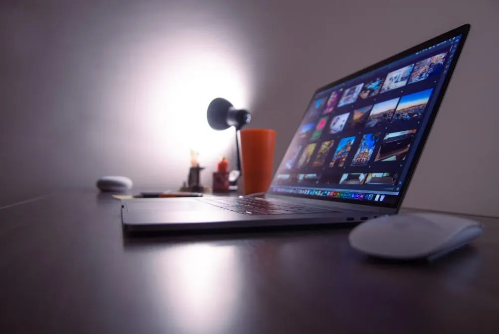 Laptop Terjangkau dengan RAM Besar untuk Multitasking Produktif