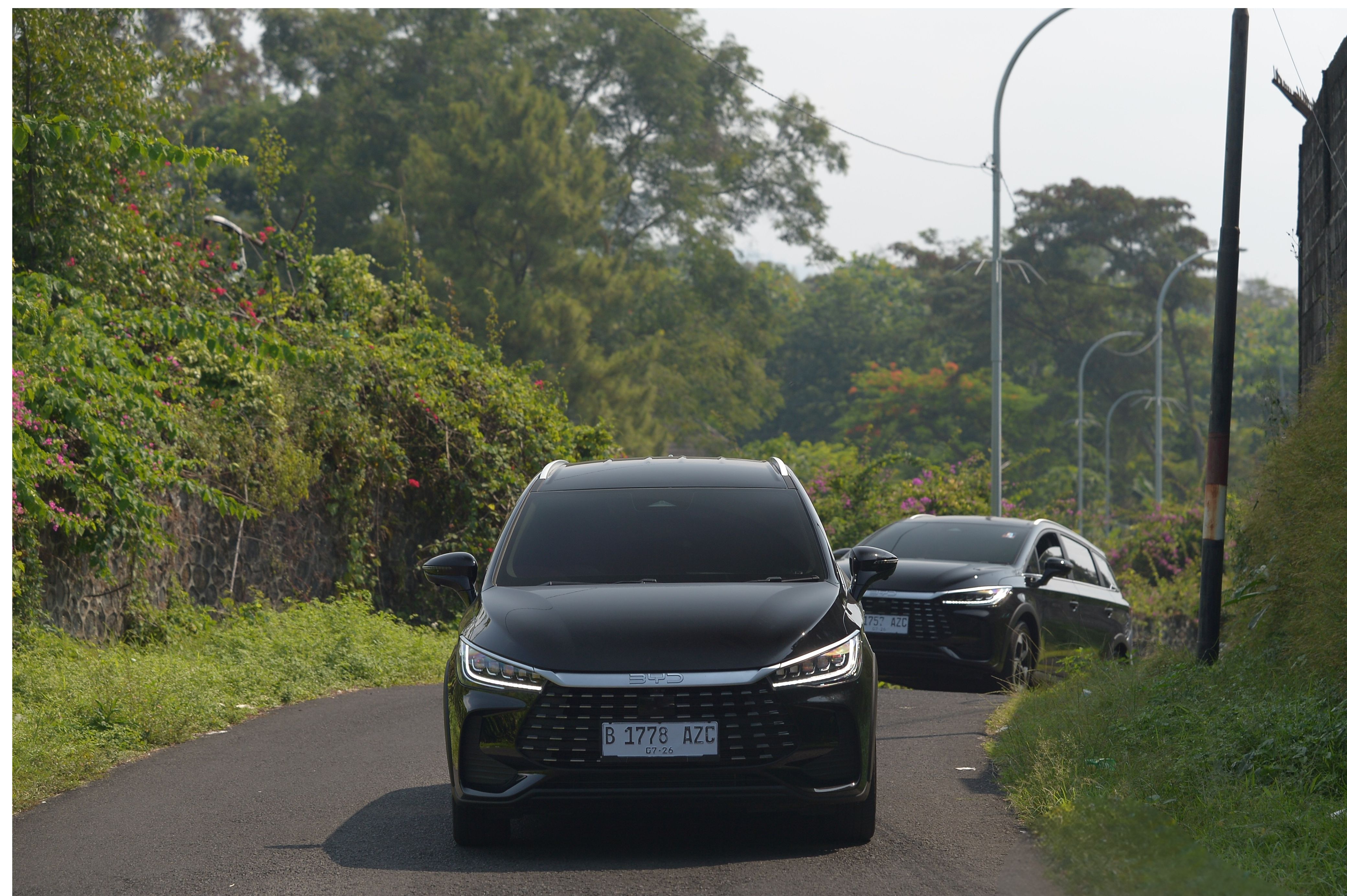 BYD M6 DM Hybrid vs M6 EV: Mana Lebih Hemat untuk MPV Keluarga?