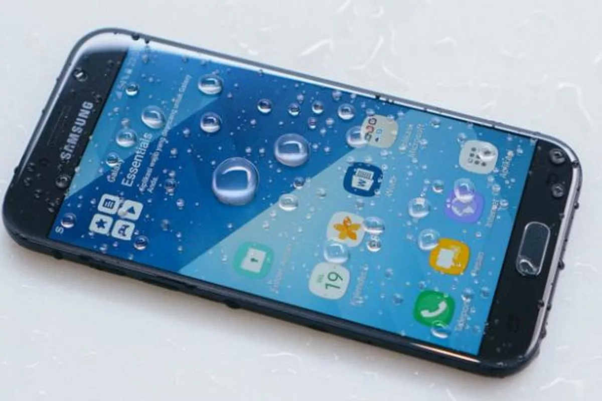 5 Ponsel Tahan Air Murah dengan Layar AMOLED dan Baterai Besar